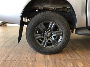Toyota Hilux 2.8GD-6 48V double cab Raider - Image 9