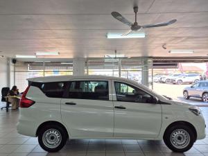 Toyota Rumion 1.5 S - Image 4