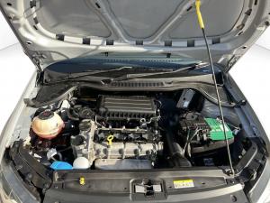 Volkswagen Polo Vivo hatch 1.6 Comfortline auto - Image 9