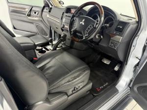 Mitsubishi Pajero 3-door 3.2DI-D GLS - Image 10