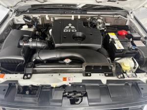 Mitsubishi Pajero 3-door 3.2DI-D GLS - Image 14
