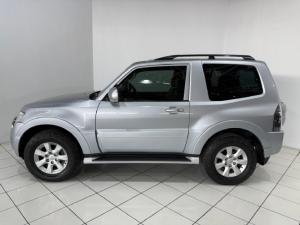 Mitsubishi Pajero 3-door 3.2DI-D GLS - Image 3