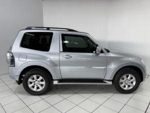 Mitsubishi Pajero 3-door 3.2DI-D GLS - Image 6