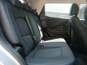 Mahindra XUV300 1.2T W6 - Image 12