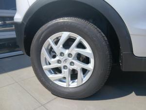 Mahindra XUV300 1.2T W6 - Image 15