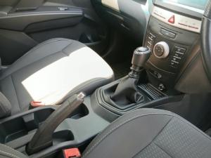 Mahindra XUV300 1.2T W6 - Image 16