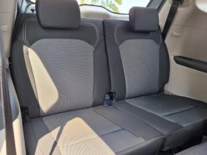 Renault Triber 1.0 Evolution - Image 11