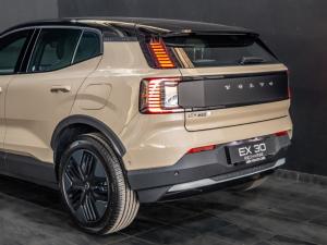 Volvo EX30 Cross Country Twin Motor Performance Ultra - Image 17