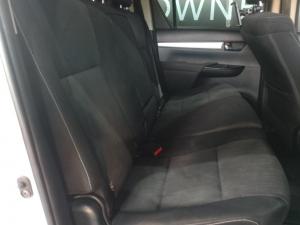 Toyota Hilux 4.0 V6 double cab Raider - Image 12