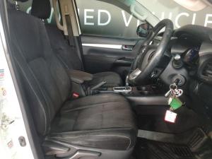 Toyota Hilux 4.0 V6 double cab Raider - Image 15