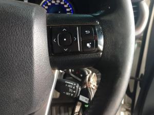 Toyota Hilux 4.0 V6 double cab Raider - Image 18