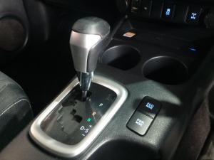 Toyota Hilux 4.0 V6 double cab Raider - Image 9