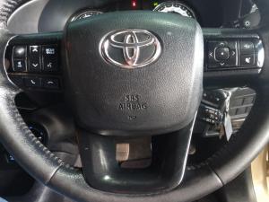 Toyota Hilux 2.8GD-6 4x4 Legend 50 - Image 17
