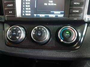 Toyota RAV4 2.0 GX auto - Image 15