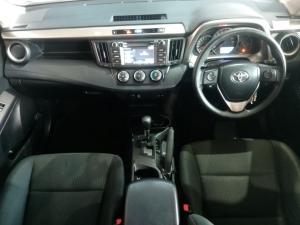 Toyota RAV4 2.0 GX auto - Image 9