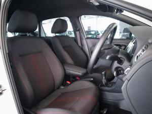 Volkswagen Polo Vivo hatch 1.0TSI GT - Image 14
