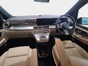 Mercedes-Benz V-Class V300d Exclusive - Image 11