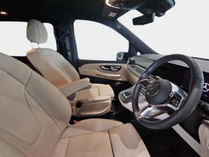Mercedes-Benz V-Class V300d Exclusive - Image 13