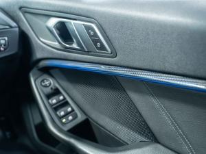 BMW 1 Series 118i - Image 16