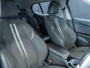 BMW 1 Series 118i - Image 17