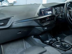 BMW 1 Series 118i - Image 20