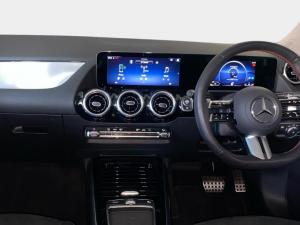 Mercedes-Benz GLA GLA200d Progressive - Image 17