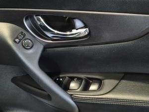 Nissan X-Trail 2.5 4x4 SE - Image 24