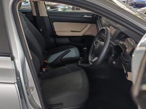 Volkswagen Polo sedan 1.6 Life - Image 13