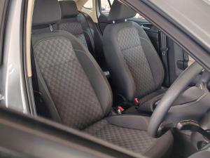 Volkswagen Polo sedan 1.6 Life - Image 14