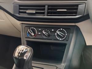 Volkswagen Polo sedan 1.6 Life - Image 25
