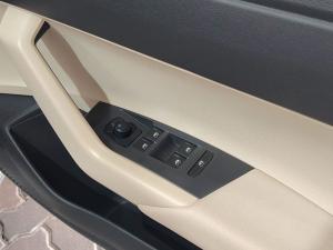 Volkswagen Polo sedan 1.6 Life - Image 28