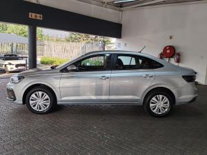 Volkswagen Polo sedan 1.6 Life - Image 5
