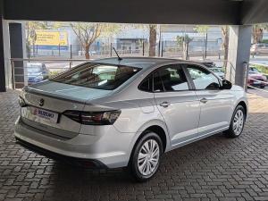 Volkswagen Polo sedan 1.6 Life - Image 9