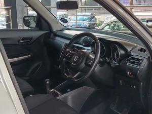 Suzuki Swift 1.2 GLX manual - Image 12