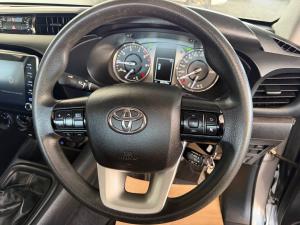 Toyota Hilux 2.4GD-6 Xtra cab Raider manual - Image 8