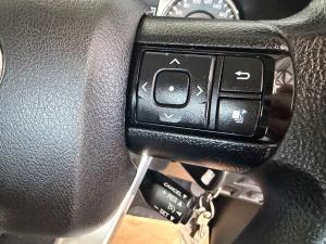 Toyota Hilux 2.4GD-6 Xtra cab Raider manual - Image 10