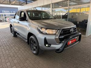 Toyota Hilux 2.4GD-6 Xtra cab Raider manual - Image 1