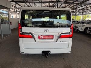 Toyota Quantum 2.8 LWB bus 6-seater VX Premium - Image 5