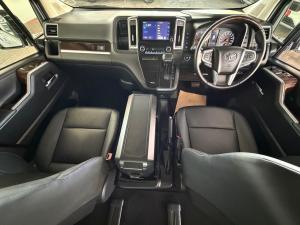 Toyota Quantum 2.8 LWB bus 6-seater VX Premium - Image 6