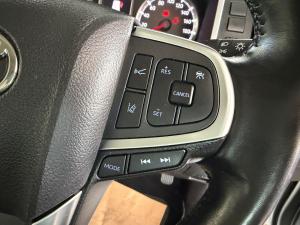 Toyota Quantum 2.8 LWB bus 6-seater VX Premium - Image 9
