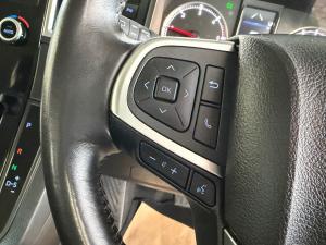 Toyota Quantum 2.8 LWB bus 6-seater VX Premium - Image 10