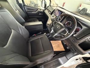 Toyota Quantum 2.8 LWB bus 6-seater VX Premium - Image 14