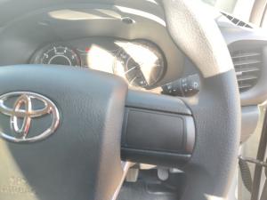 Toyota Hilux 2.4GD-6 double cab SR - Image 10