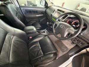 Toyota Hilux 3.0D-4D double cab 4x4 Raider Dakar edition - Image 13