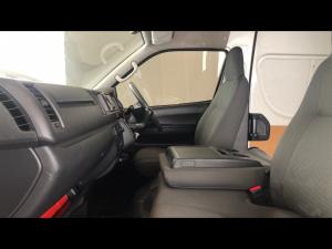 Toyota Quantum 2.7 S-Long panel van - Image 7