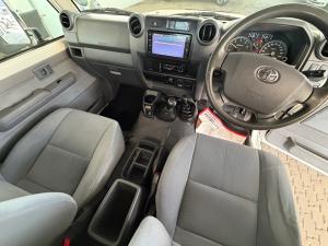 Toyota Land Cruiser 79 4.5D-4D V8 single cab LX 70th Anniversary - Image 6