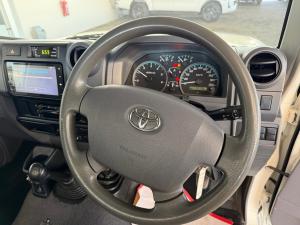 Toyota Land Cruiser 79 4.5D-4D V8 single cab LX 70th Anniversary - Image 8