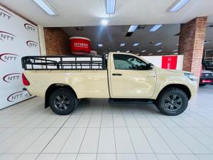 Toyota Hilux 2.4GD-6 single cab Raider manual - Image 3
