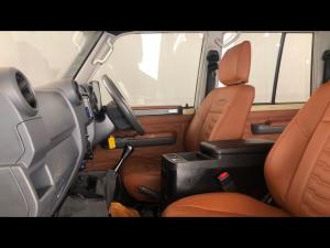 Toyota Land Cruiser 79 4.5D-4D V8 double cab LX - Image 7