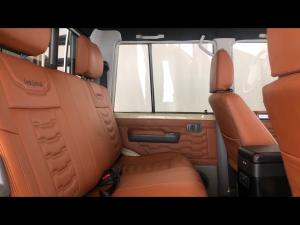 Toyota Land Cruiser 79 4.5D-4D V8 double cab LX - Image 12